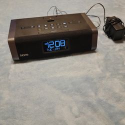 iHome IPhone IPad IPod Dual Charging Stere FM Radio Alarm Clock Dock