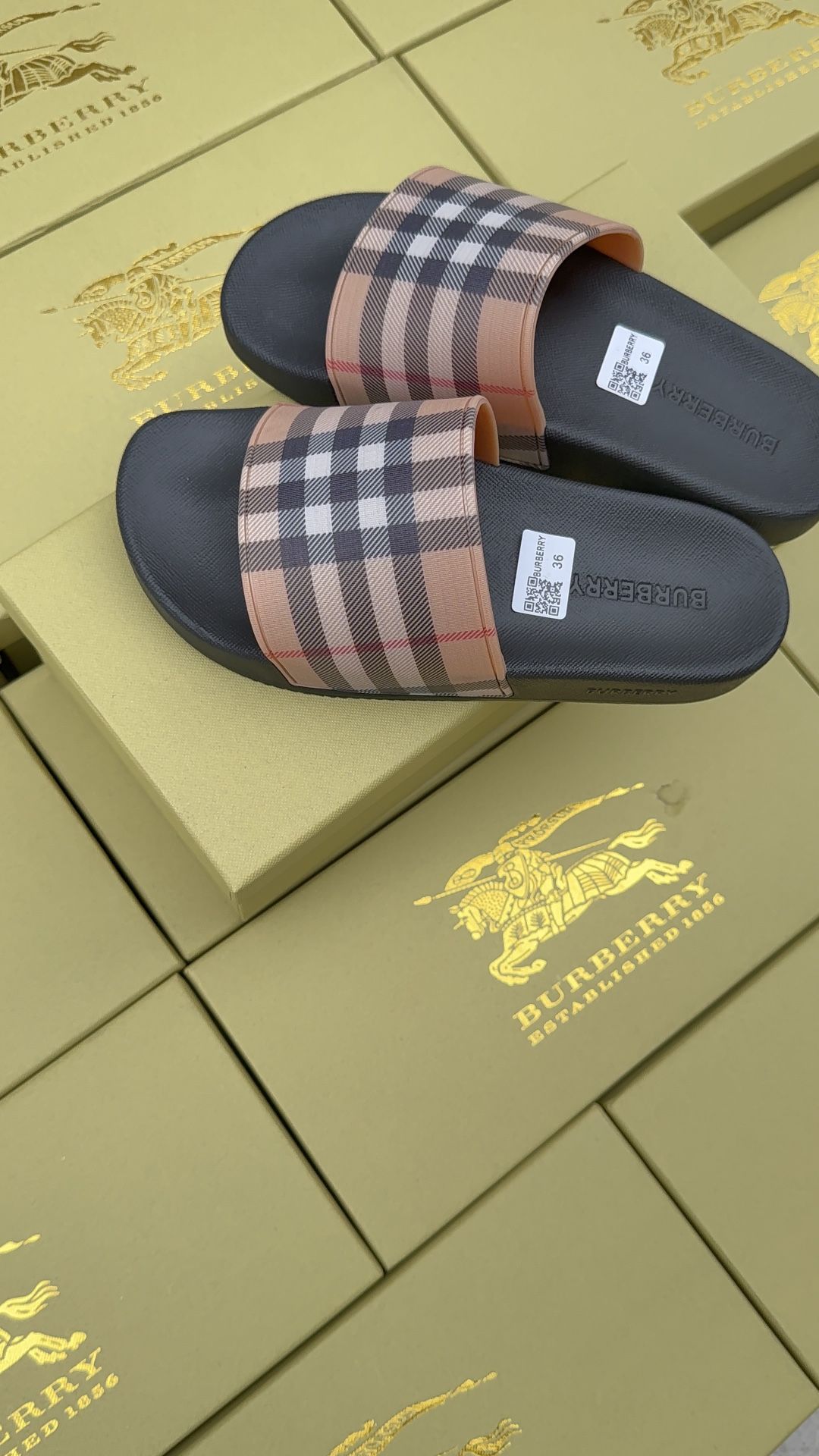 Burberry Slide