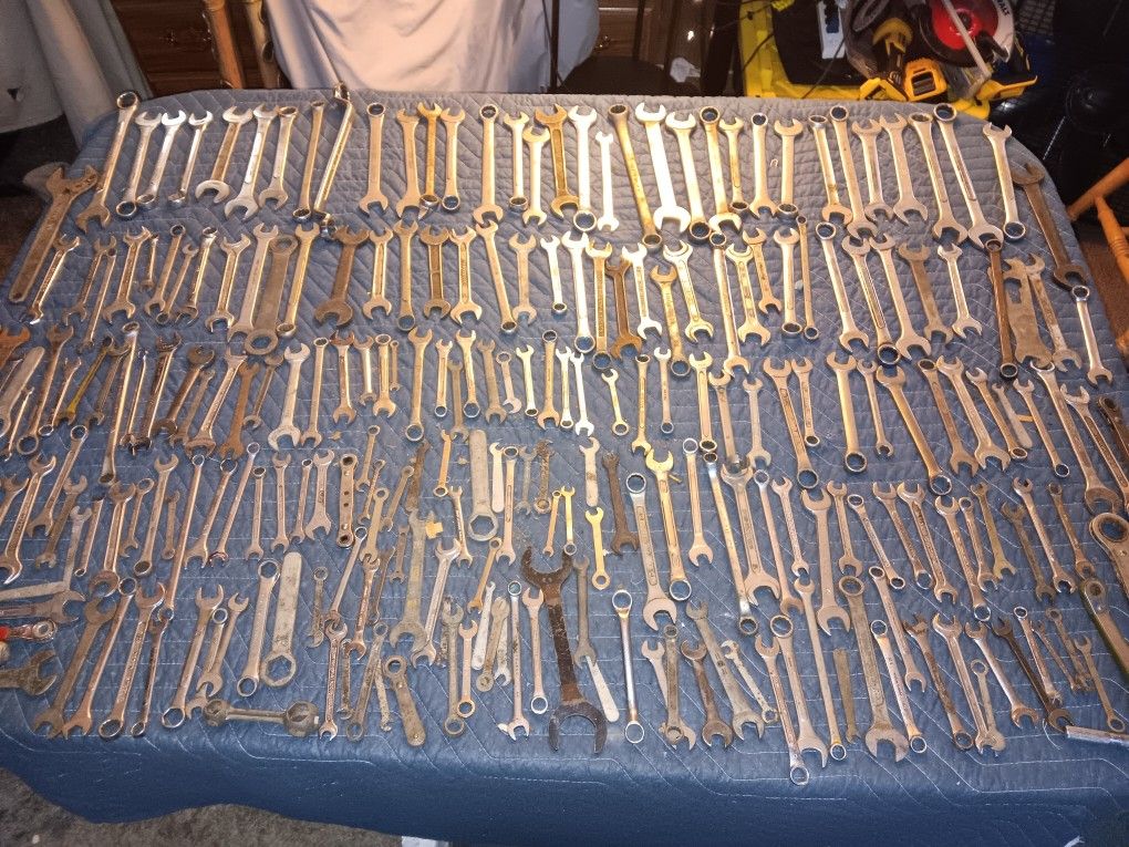 wrenches 