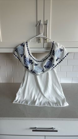 Women’s summer embroidered blouse size large