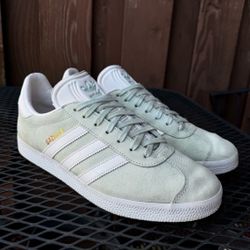 Adidas Gazelle Shoes Men's size 8.5 or Women's 10 - Mint Green and White