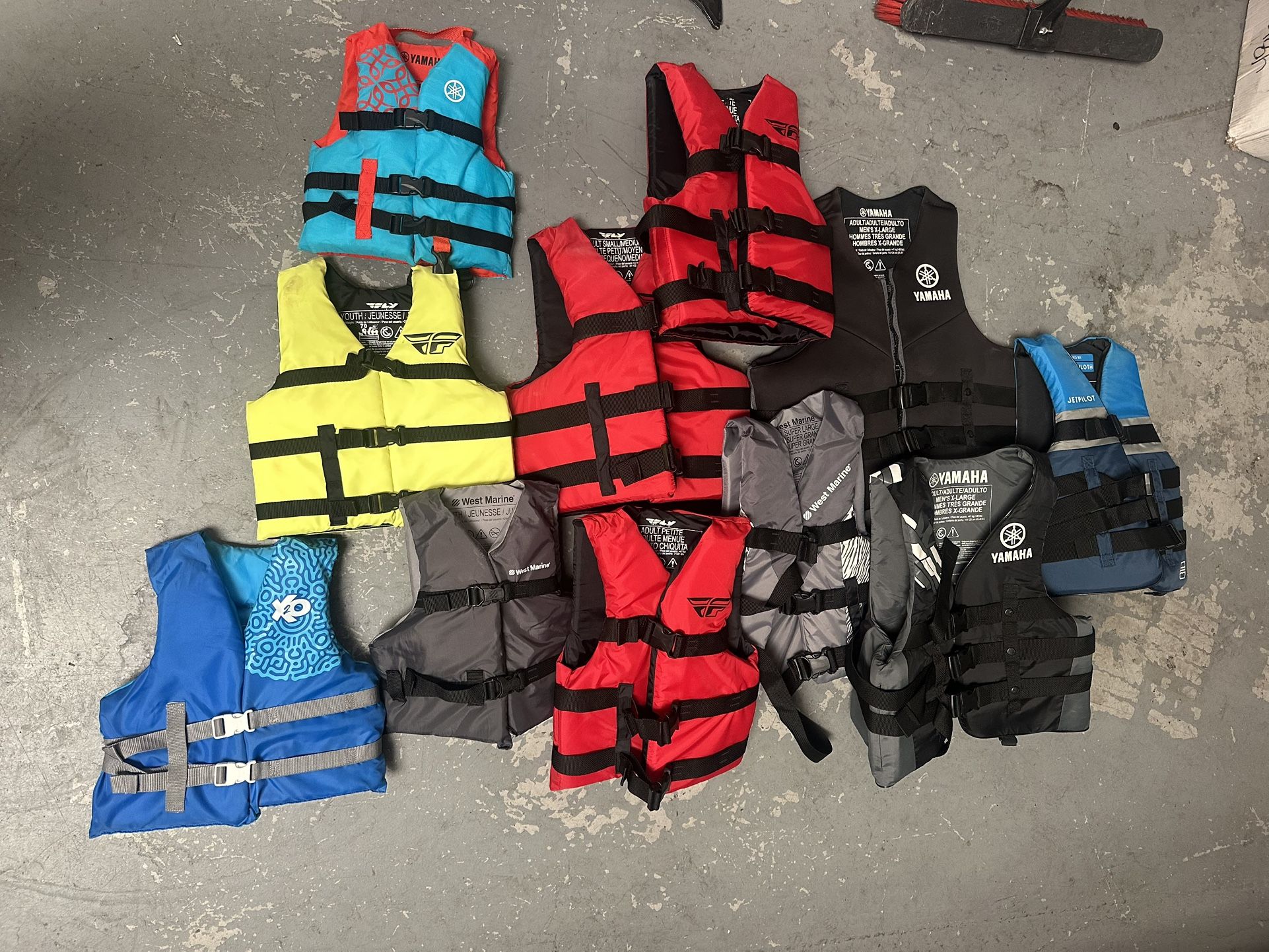 Lot of Life Jackets – Adult, Youth Child – Yamaha, JetPilot