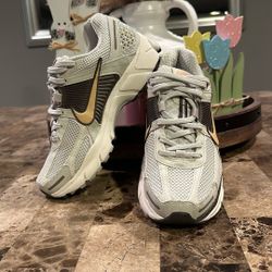 Nike Zoom Vomero 5 JD Women’s Shoes 