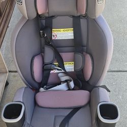 Graco Extend2Fit 3-in-1 Convertible Car Seat
