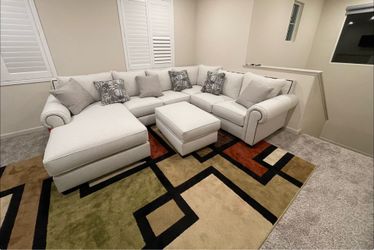 White Modern Sectional- NO CREDIT NEEDED💥, SAME DAY DELIVERY 🚚