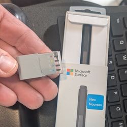 Microsoft Surface Pen Model 1776 Plus Extra Nibs