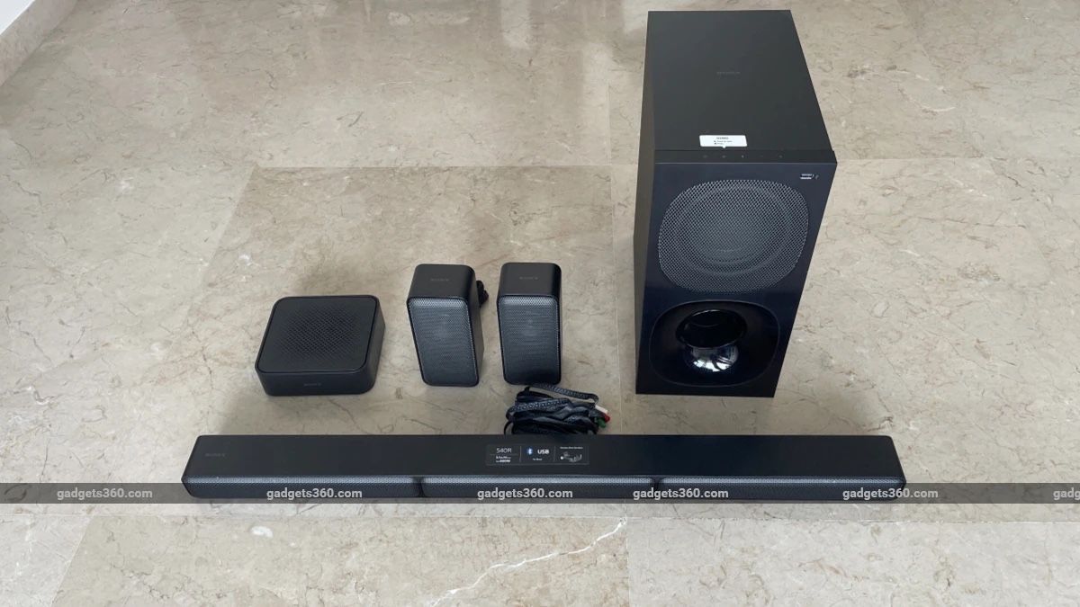 Home Cinema with Wireless Rear Speakers