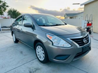 NISSAN VERSA SV