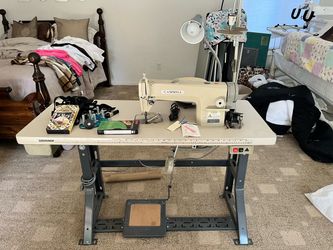 Gammill Industrial Sewing Machine with Table