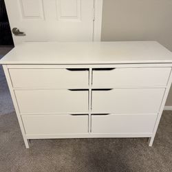 minimalistic 6 drawer white dresser