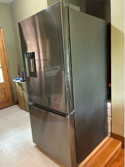 Samsung 22 cu ft French Door Refrigerator Stainless Steel – Like New