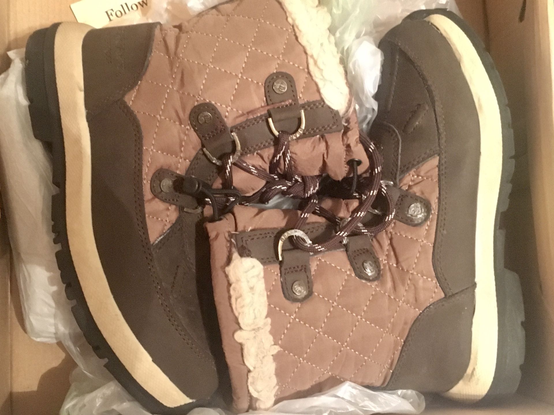 Kids winter boots mint condition