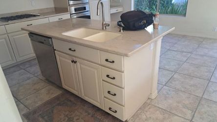Kitchen, Stove, Dishwasher.