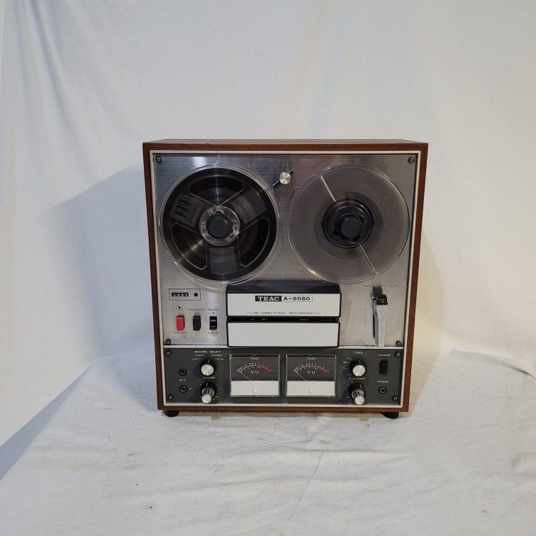 Teac A-2050 Reel-To-Reel Player / Recorder