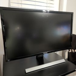 4K SAMSUNG  28" UHD Widescreen Monitor
