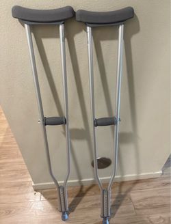 Crutches Liek new