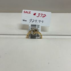 14kt Gold Cluster Diamond Ring 