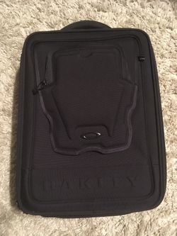 Oakley Icon Cabin Trolley Travel Bag Roller Carry-On