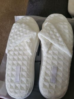 NEW SLIPPERS BY CRAVINGS CHRISSY TEIGEN