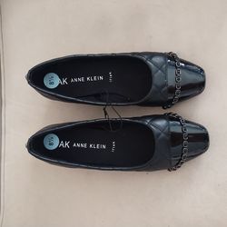 Women Shoe. Black. Anne Klein