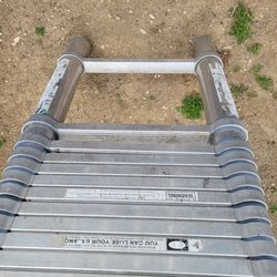 Extendable And Collapsible Ladder 12ft