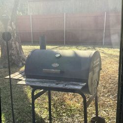 Bbq  Pit 40....glass Table W/4chirs 125