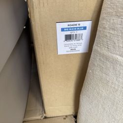 NEW SOLD OUT LIMITED EDITION Yeti Roadie 15 Hard Cooler Big wave Blue