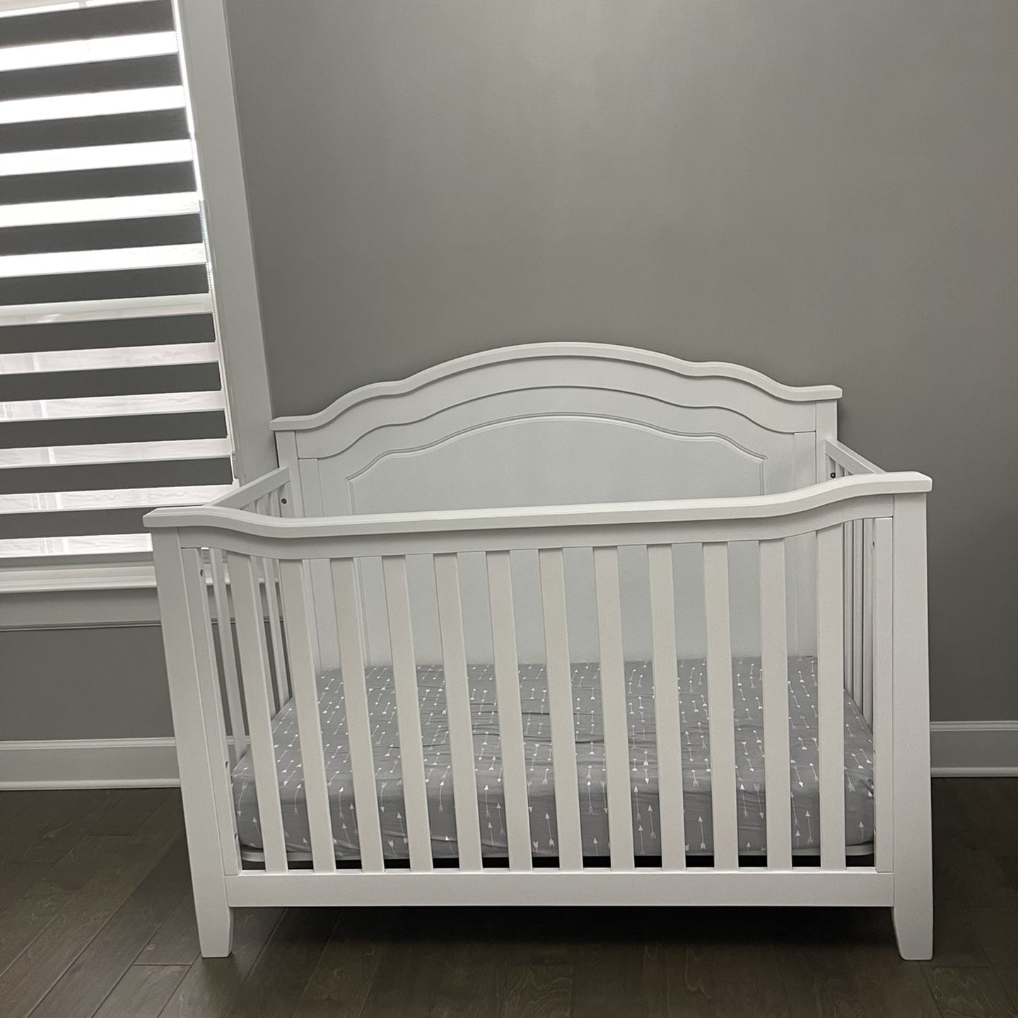 Crib With Mattress In Good Condition