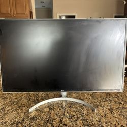 32” LG MONITOR SCREEN 