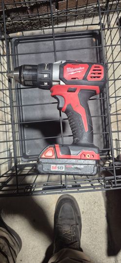 Milwaukee M18 1/2" drill driver. Comes wifh fully charged M18 Battery