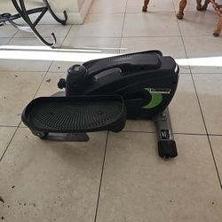 IN MOTION e3000 Compact Strider