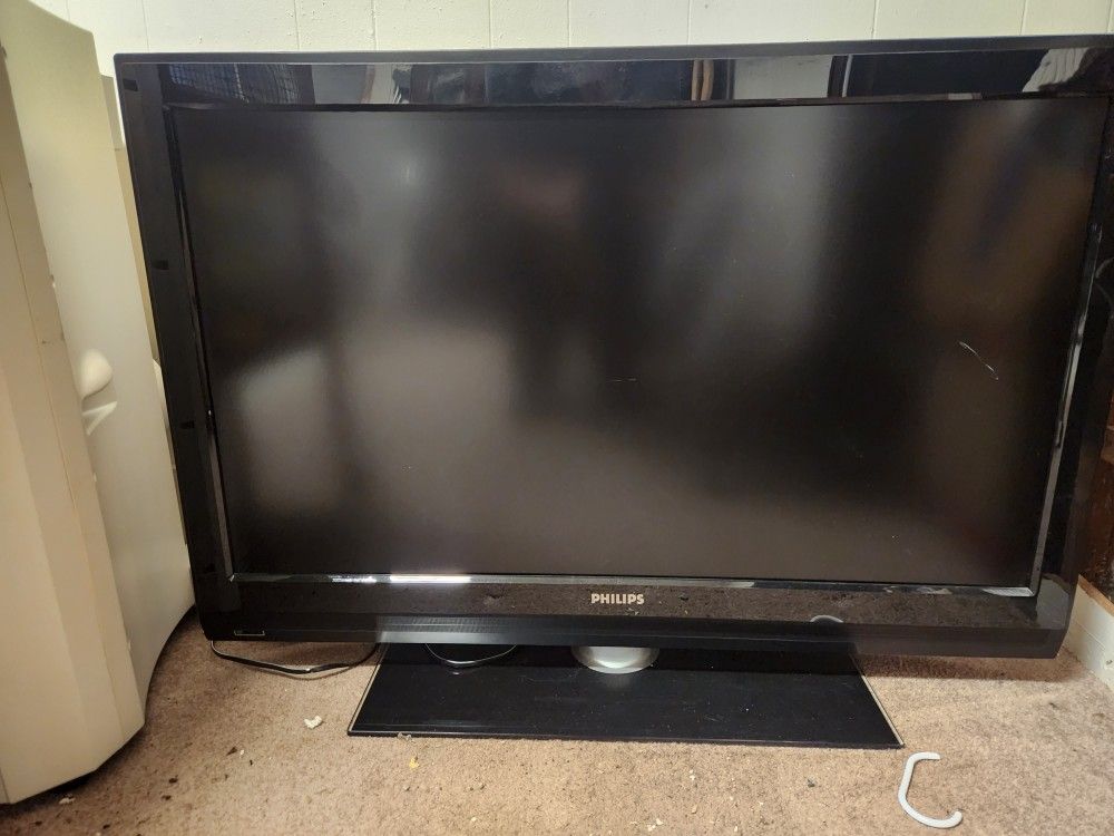 Phillips 45" T.v.