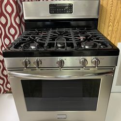 Stove Gas Frigidaire 5 Burners 