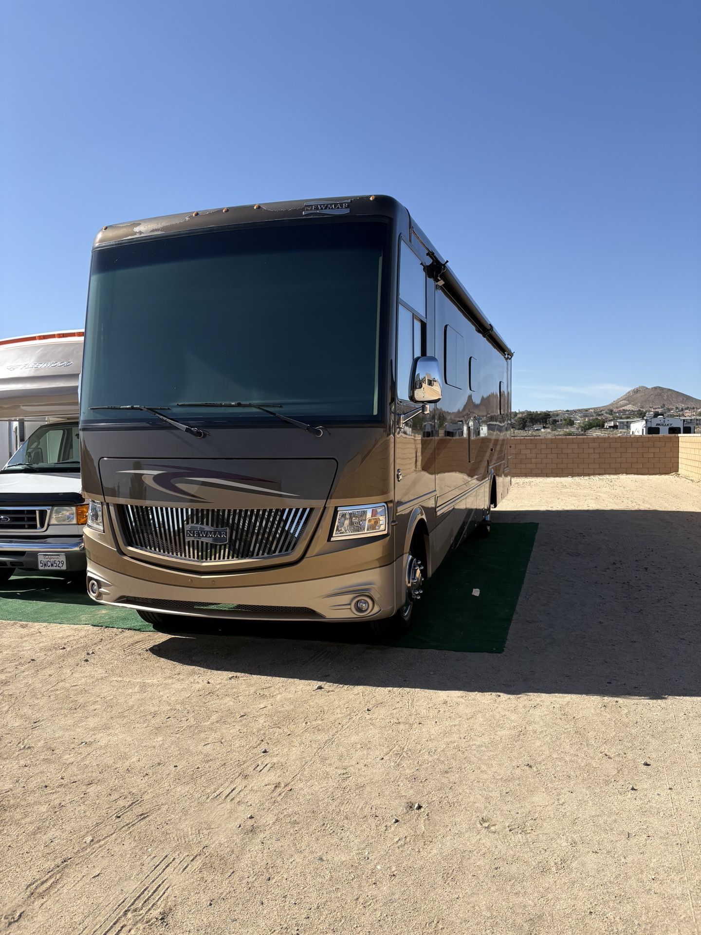 2015 Newmar Canyon Star 3612 Motorhome