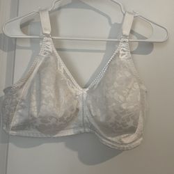 NWOT Bali Size 40D White Unpadded Bra With Comfort Strap