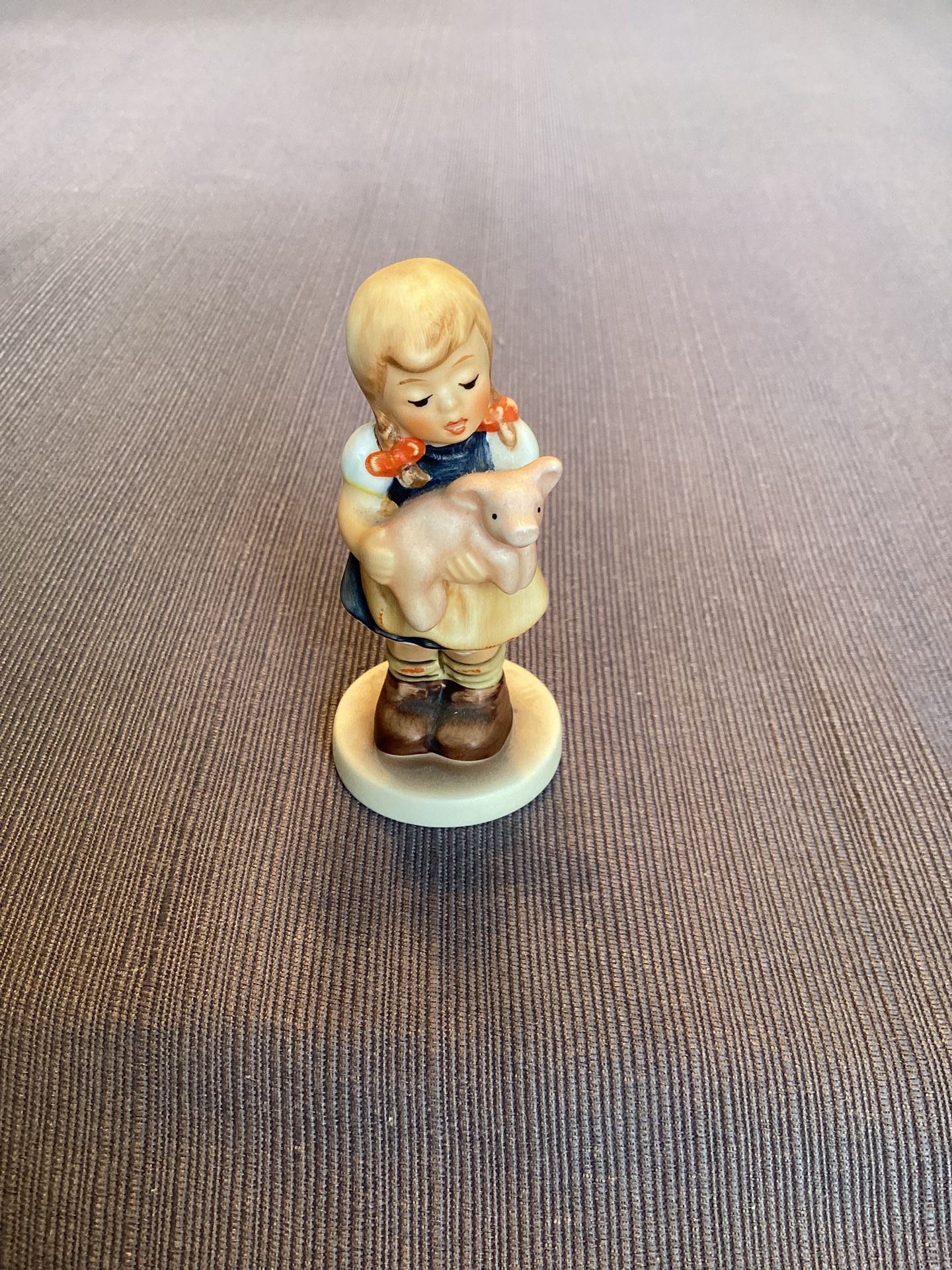 Vintage Original M.I. Hummel Porcelain Figurine, like new, Pigtails 1998  #2052