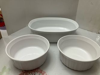 3 CorningWare French White casserole; 9.5” Oval & 2 round. 5.5” excellent condition no lids