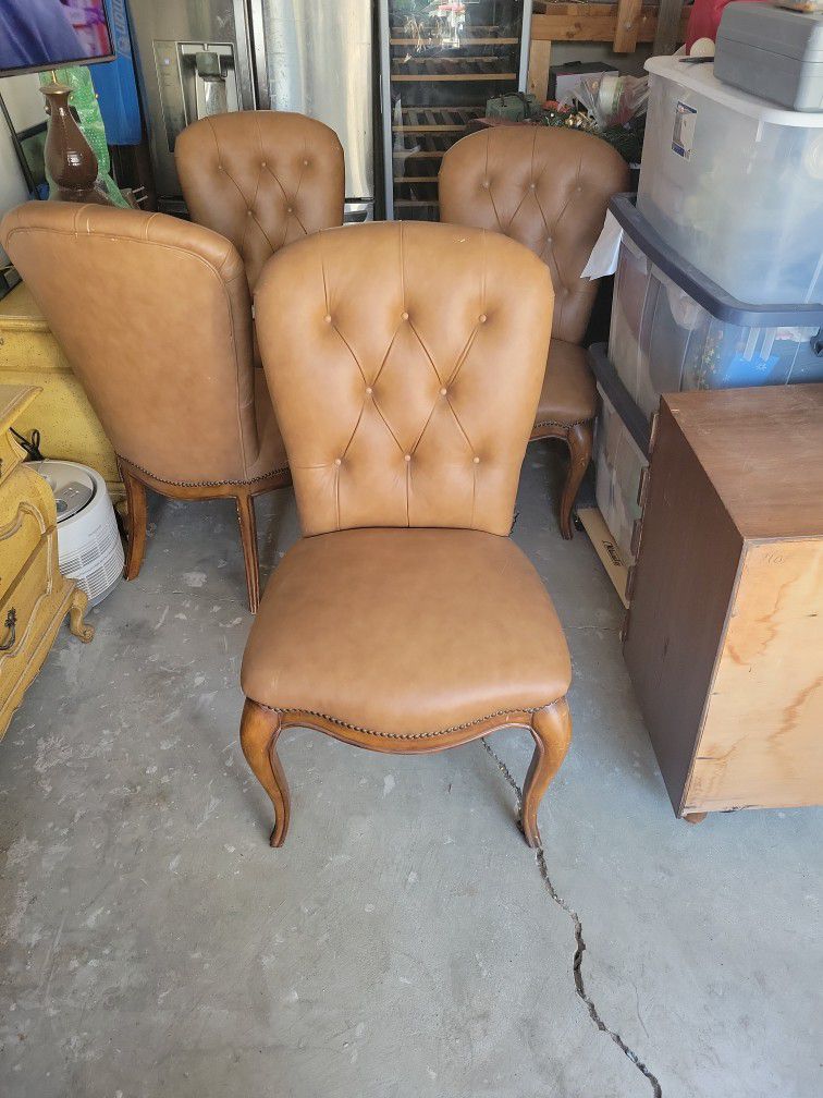 Leather  dinningroom Chairs