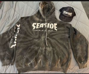 Mens Seaside sweatshirt/hat size lrg