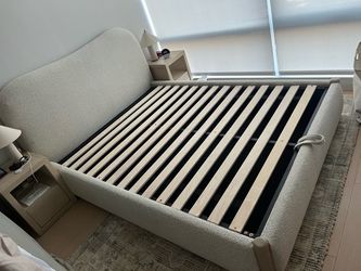 Castlery  Rochelle Queen Storage Bed,White Quartz Boucle  (Never used 1 slight Imperfection)