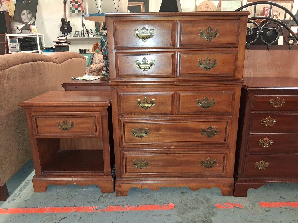 5 Drawer Chest Of Drawers And Nightstand By American Drew For Sale