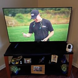 43in TV with remote and table