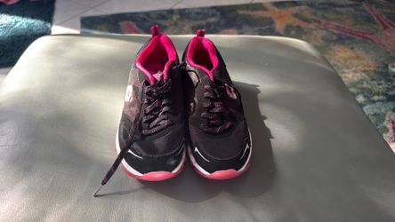 Sketcher Stylish Skechers athletic shoes. 