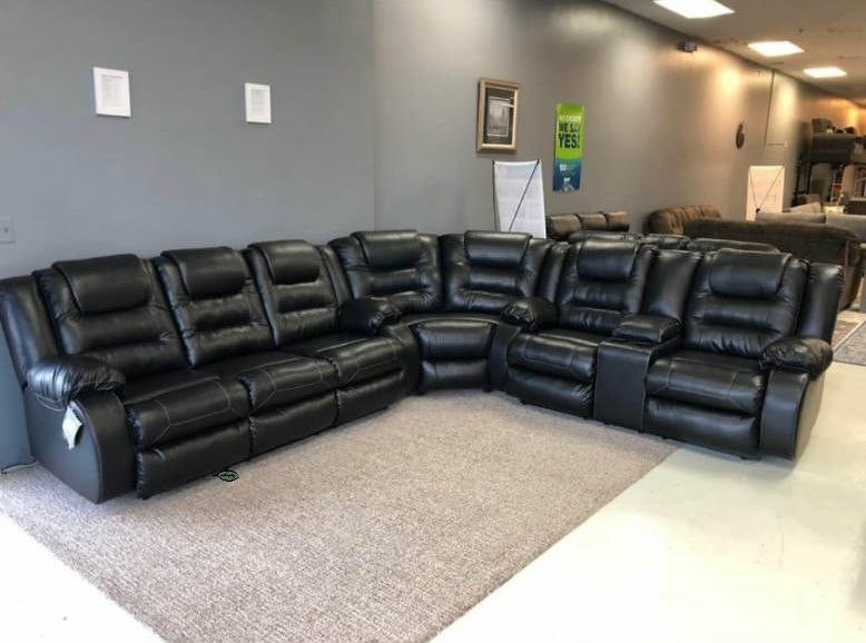 SPECIAL] Vacherie Black Reclining Sectional