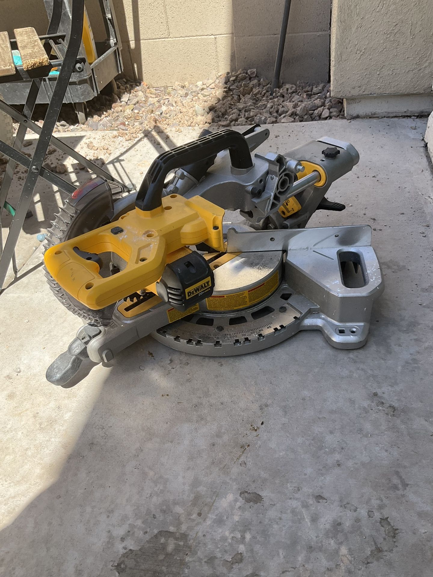 DeWalt 20v Max Saw