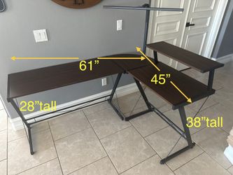 Corner desk