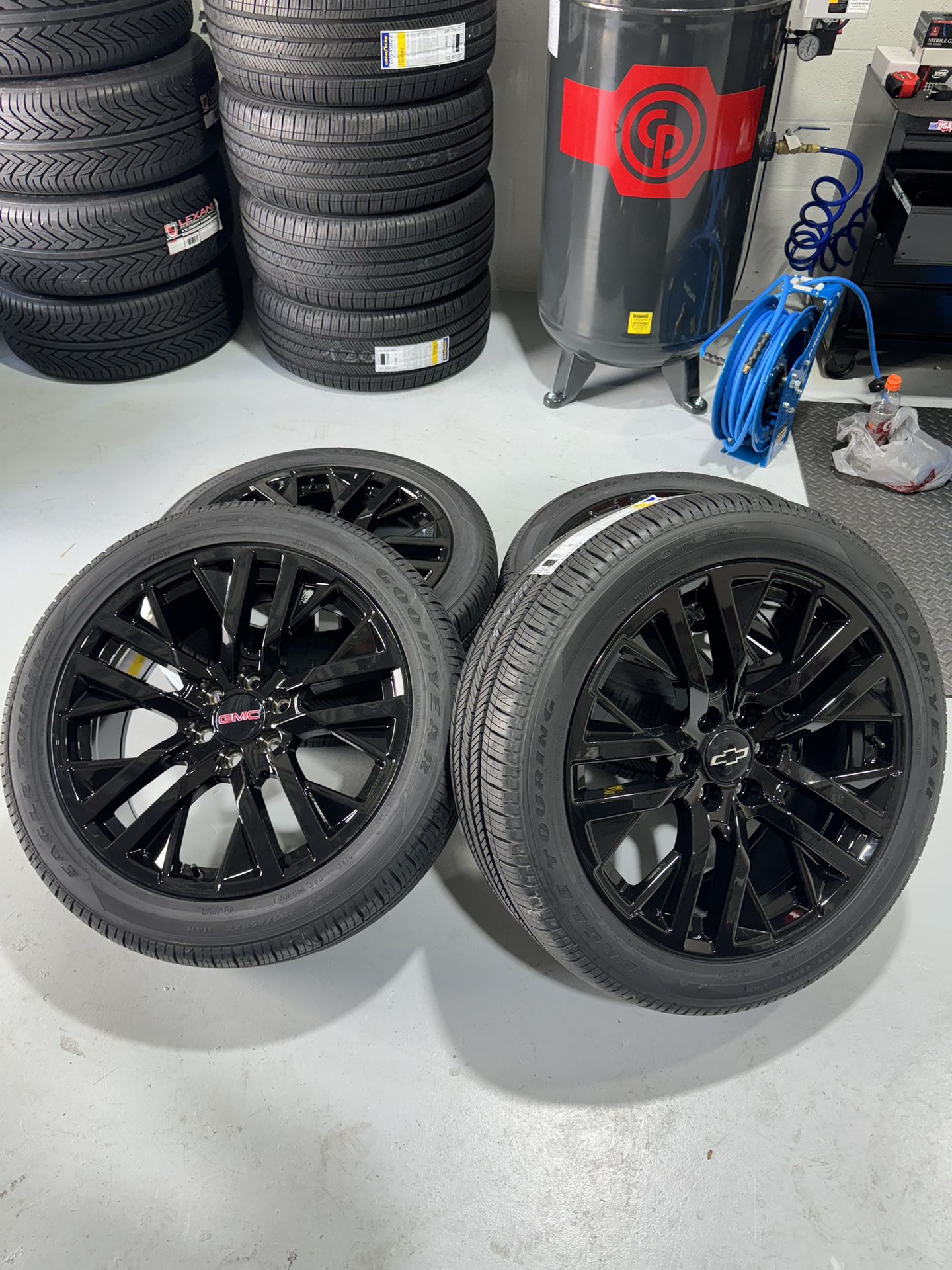 4 Chevy Silverado Tahoe Gloss Black 22" Wheels Rims Tires 