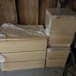 IKEA Malm Dresser And 2 Nightstand