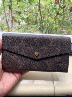 LV Card Holder. Authentic!!! for Sale in Miami Beach, FL - OfferUp