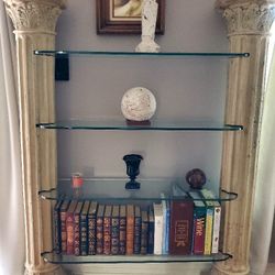 Beautiful Shelves Set like new